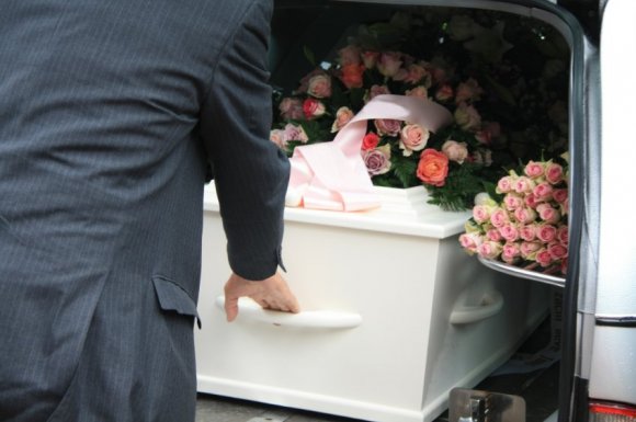 Quels sont les services proposés par une entreprise funéraire à Avignon ?