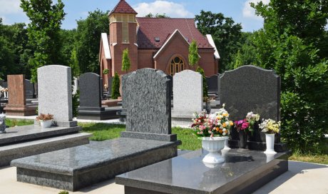 Entretien régulier de tombes par pompes funèbres à Sorgues